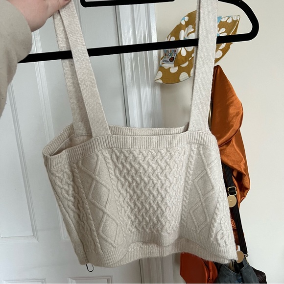 H&M Sweater Crop Top NWT - Picture 3 of 3